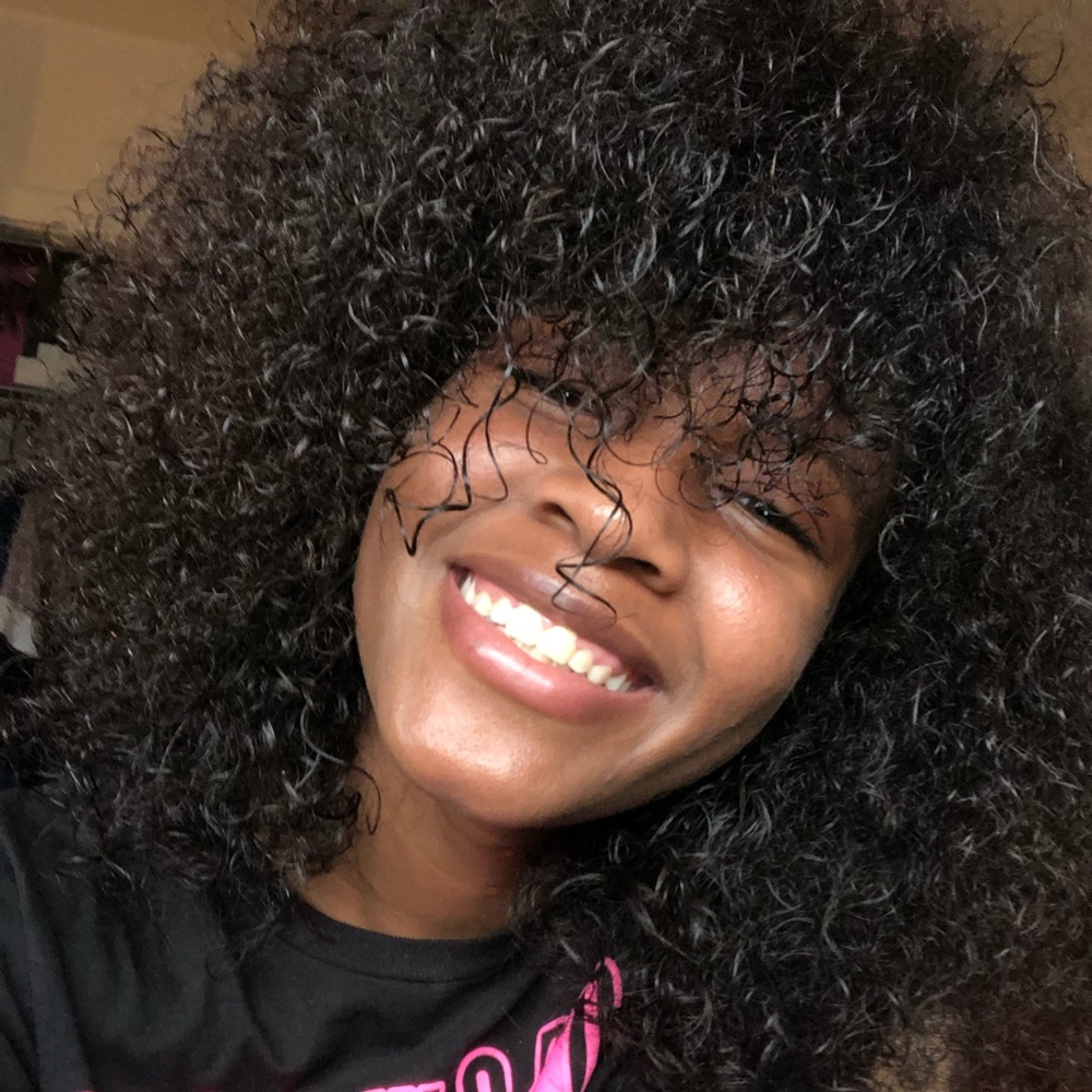 Meet your Posher, Kayla